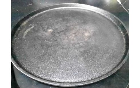 ASSIETTE FONTE AVEC POIGNEE