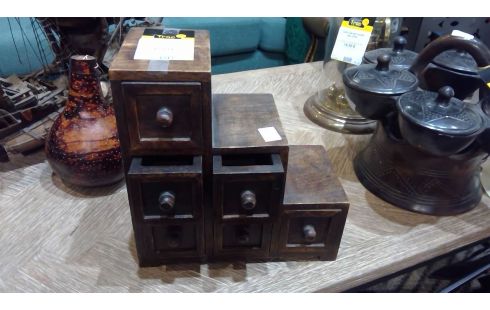 PETIT MEUBLE ESCALIER