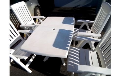 SALON DE JARDIN 4 CHAISE + TABLE EN PLASTIQUE