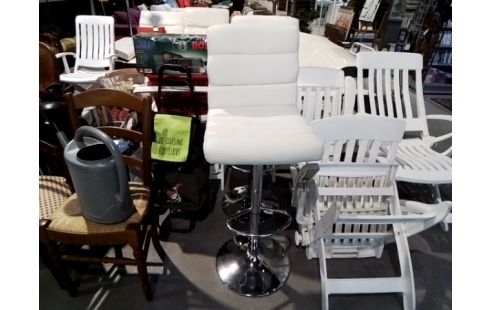TABOURET DE BAR ASSISE BLANCHE PIED MÉTAL