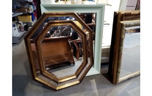 MIROIR OCTOGONALE DORÉ ET BISEAUTÉ