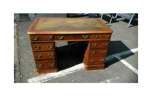 BUREAU STYLE ANGLAIS DESSUS CUIR