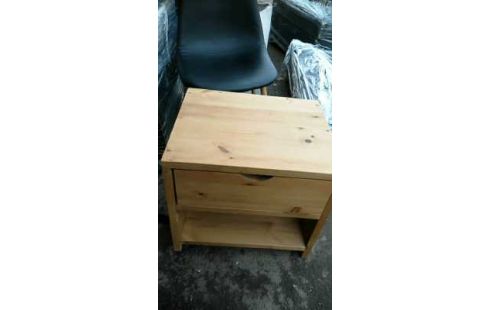 NACHTTISCH SKANDINAVISCH