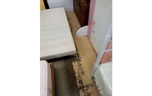 SOMMIER TAPISSIER 140 X 190 CM AVEC PIEDS