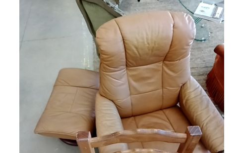 FAUTEUIL + REPOSE PIED CUIR MARRON CLAIR