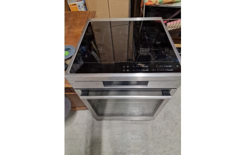 CUISINIERE VITROCÉRAMIQUE AEG