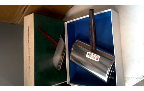 TISCHSTAUBSAUGER IM VINTAGE-STIL