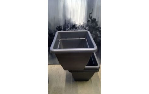 BLOEMPOTTEN GROOT EN GRIJS PPST.