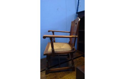 SILLA BAJA PARA SENTARSE JUNTO AL FUEGO ROBLE