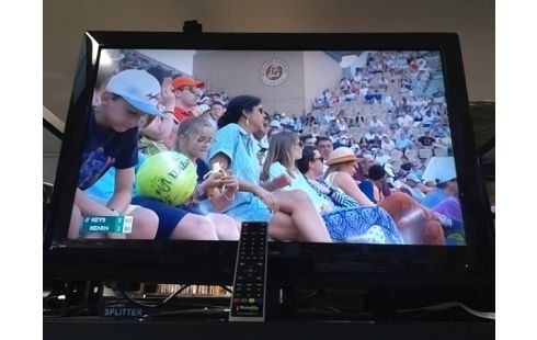 TV CONTINENTAL EDISON 81 CM / TNT HD / AVEC TELECOMMANDE