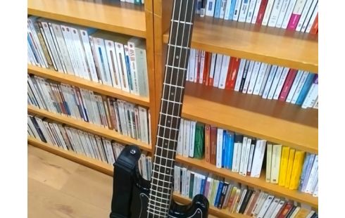 GUITARE BASSE SQUIER BY FENDER