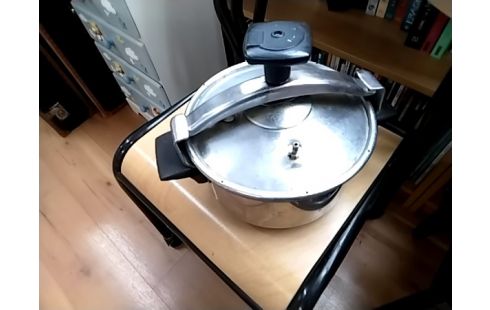 COCOTTE MINUTE SANS SOUPAPE ET SANS PANIER