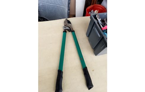 SECATEUR COUPE BRANCHES