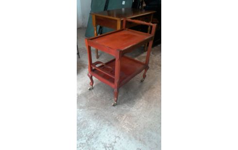 DESSERTE A ROULETTES 