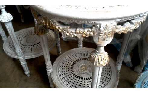 APARADOR REDONDO SOBRE MÁRMOL