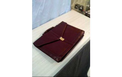 AKTENTASCHE LEDEROPTIK <TDC MALAYSIA>