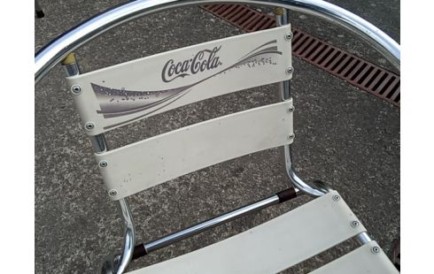 TABLE CHROME + 2 CHAISES COCA COLA