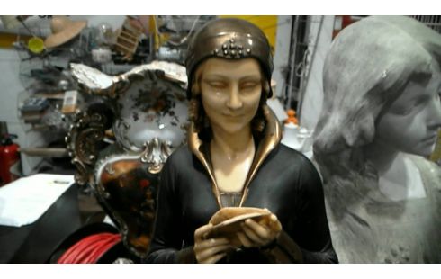 STATUE CHRYSELEPHANTINE SIGNEE MENNEVILLE