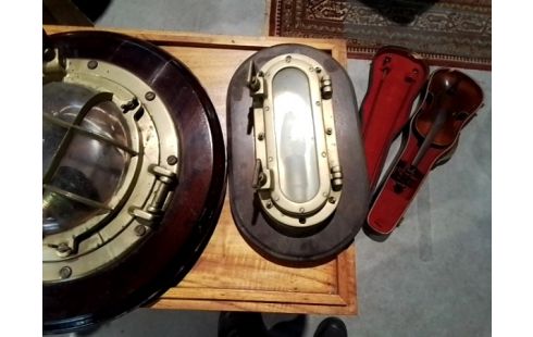 LUMINAIRE HUBLOT OVALE