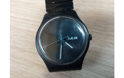 MONTRE NOIRE SWATCH