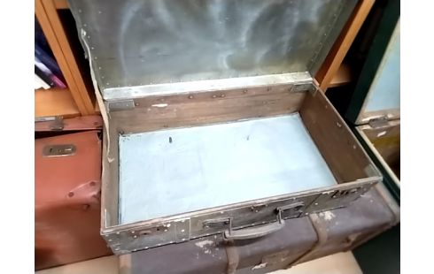 VALISE METAL GRISE ET BOIS