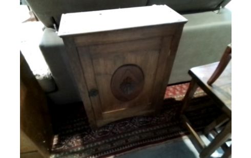 MEUBLE 1P SCULPTE EN L ETAT