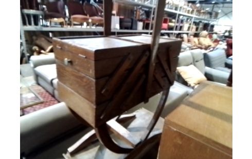 TRAVAILLEUSE EN L ETAT