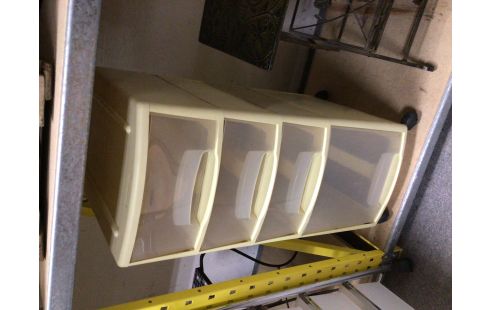 ETAGERE SUR ROULETTES PLASTIQUE JAUNE