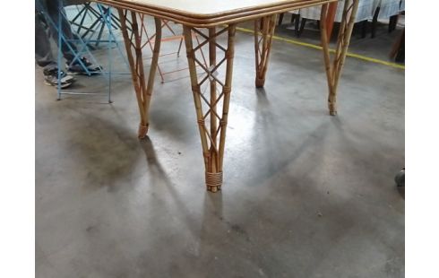 TABLE BAMBOU 122X82X72CM
