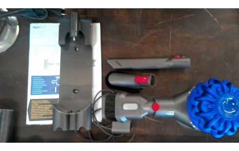 ASPIRATEUR DYSON COMPLET AVEC ACCESS.