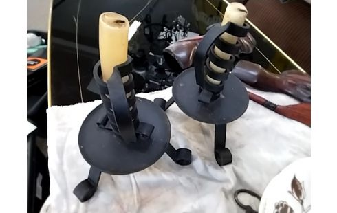 BOUGEOIR EN FONTE SPIRALES