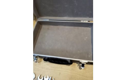 VALISE COFFRET MÉTAL CLÉ OK