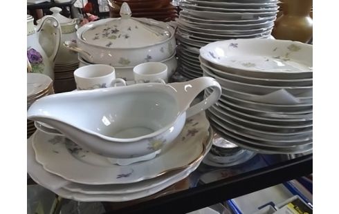 SERVICE A VAISSELLE PORCELAINE SOLOGNE