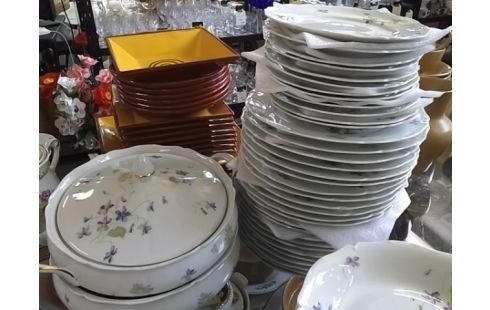 SERVICE A VAISSELLE PORCELAINE SOLOGNE