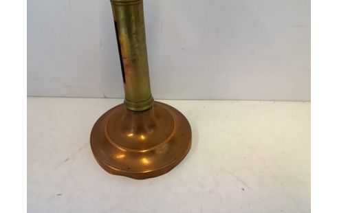 LAMPE A PETROLE LAITON