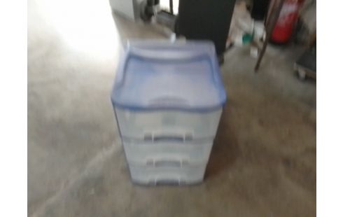 CAISSON PLASTIQUE EN L'ETAT