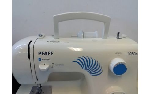 MACHINE A COUDRE PFAFF 1050S