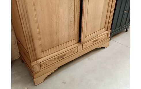 GARDE ROBES DÉCAPÉE