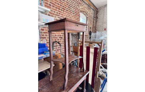 TRAVAILLEUSE ANCIENNE + CLE