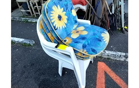 TABLE Jardin avec 4 chaises