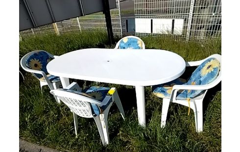 TABLE Jardin avec 4 chaises