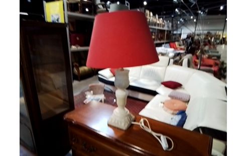 LAMPE EN ALBATRE ABAT JOUR ROUGE