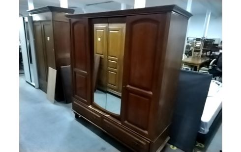 ARMOIRE EN L ETAT
