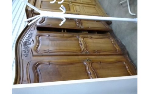 ARMOIRE 3 PORTES BOIS MASSIF