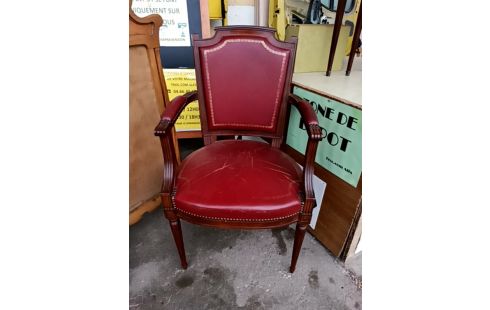FAUTEUIL STYLE LOUIS XVI CUIR