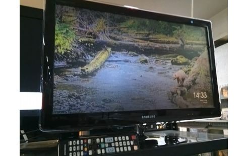 ECRAN SAMSUNG 69 CM / 5 MS / FULL HD / TNT HD / AVEC TELECOMMANDE