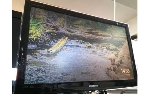 ECRAN SAMSUNG 69 CM / 5 MS / FULL HD / TNT HD / AVEC TELECOMMANDE