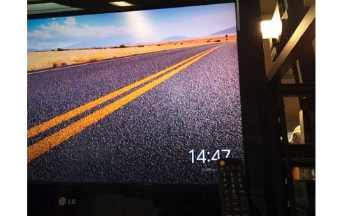 TELEVISEUR LG 81 CM / NON TNT / AVEC TELECOMMANDE