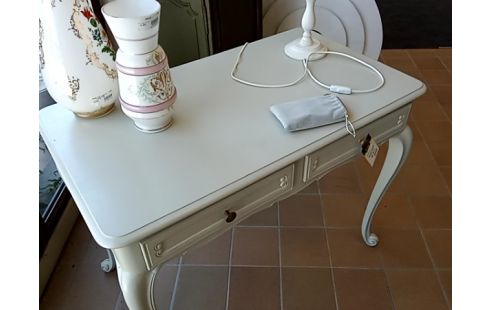 TABLE D'APPOINT PATINE BLANCHE  2 TIROIRS+CHAISE