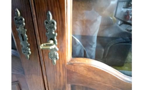 VITRINE EN L ETAT + CLEF